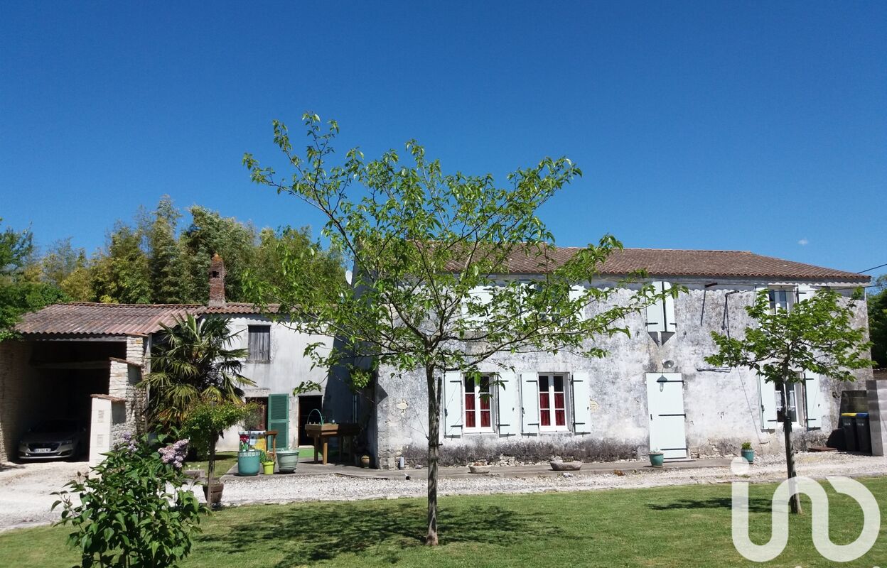 maison 9 pièces 260 m2 à vendre à Vérines (17540)