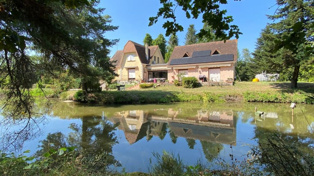 maison 9 pièces 260 m2 à vendre à Saint-Savin (33920)