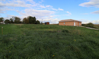 Terrain  1103 m² à vendre à Saint-Trivier-de-Courtes (01560)