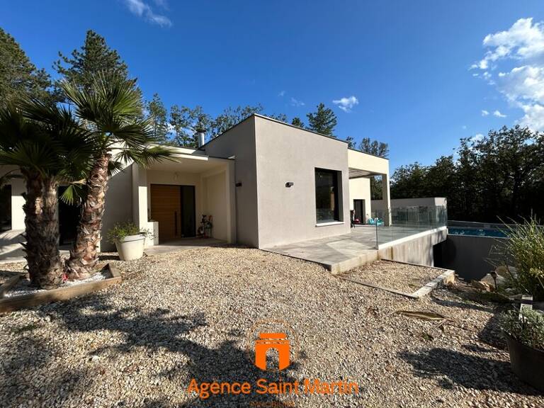Villa — photo 1