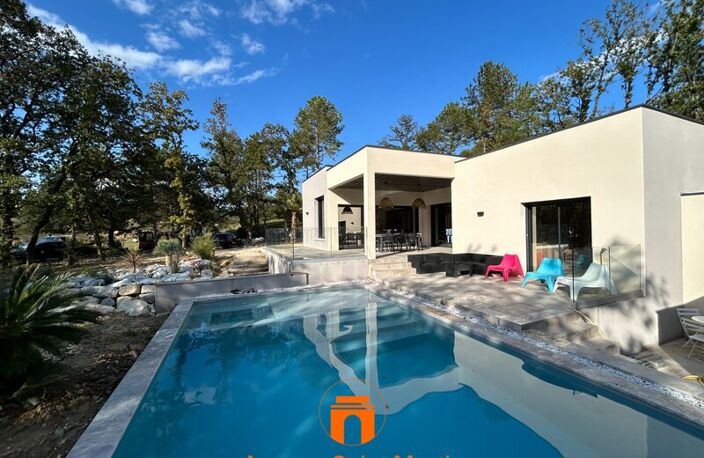 Villa — photo 2