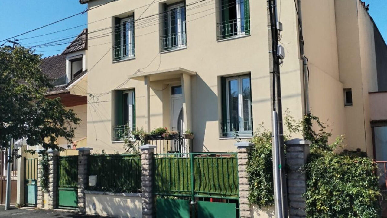 maison 5 pièces 94 m2 à vendre à Saint-Denis (93200)