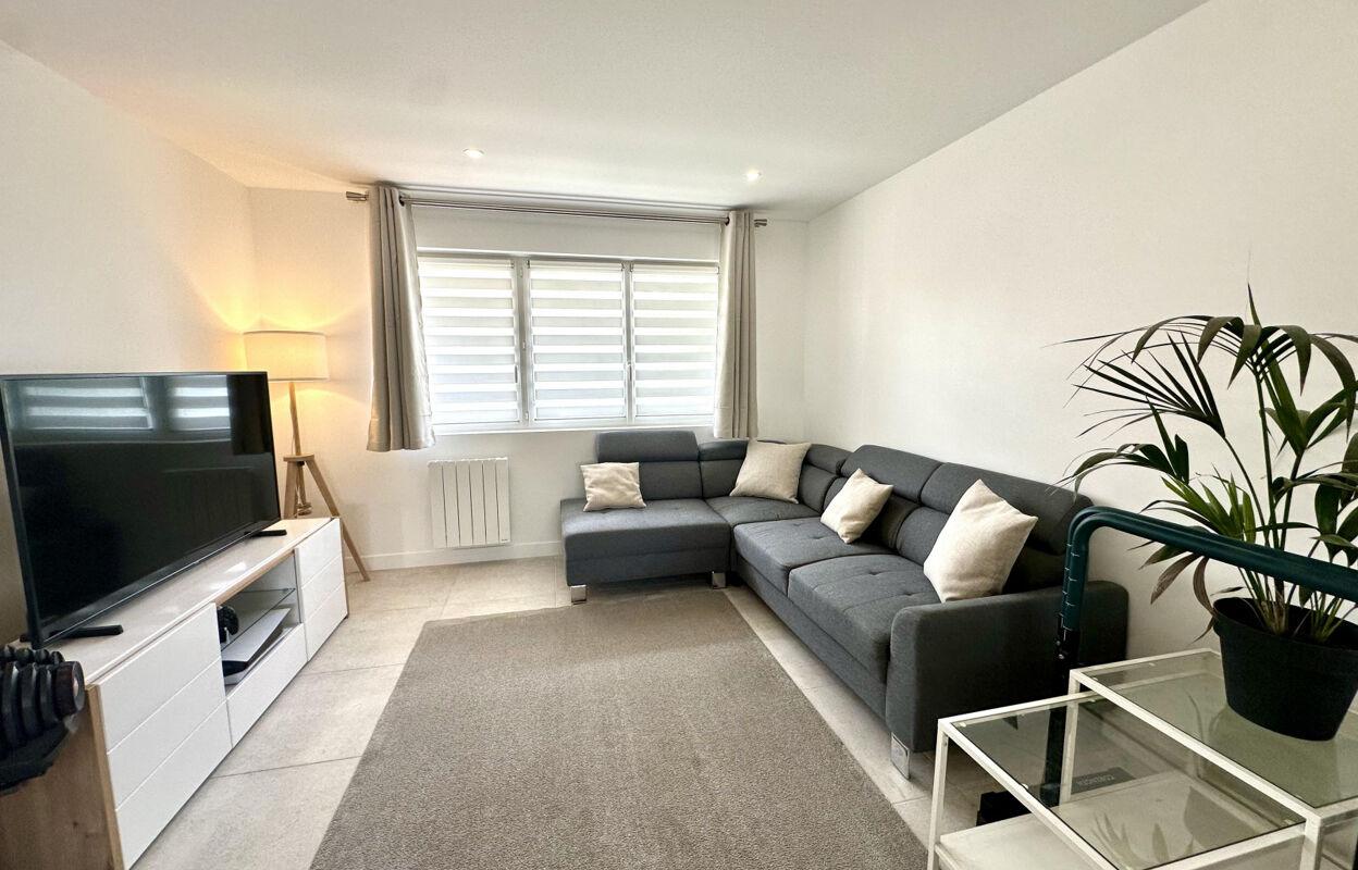 maison 10 pièces 200 m2 à vendre à Noisy-le-Grand (93160)