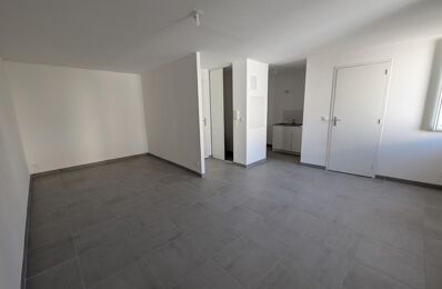 vente appartement 89 500 € à proximité de Cuers (83390)