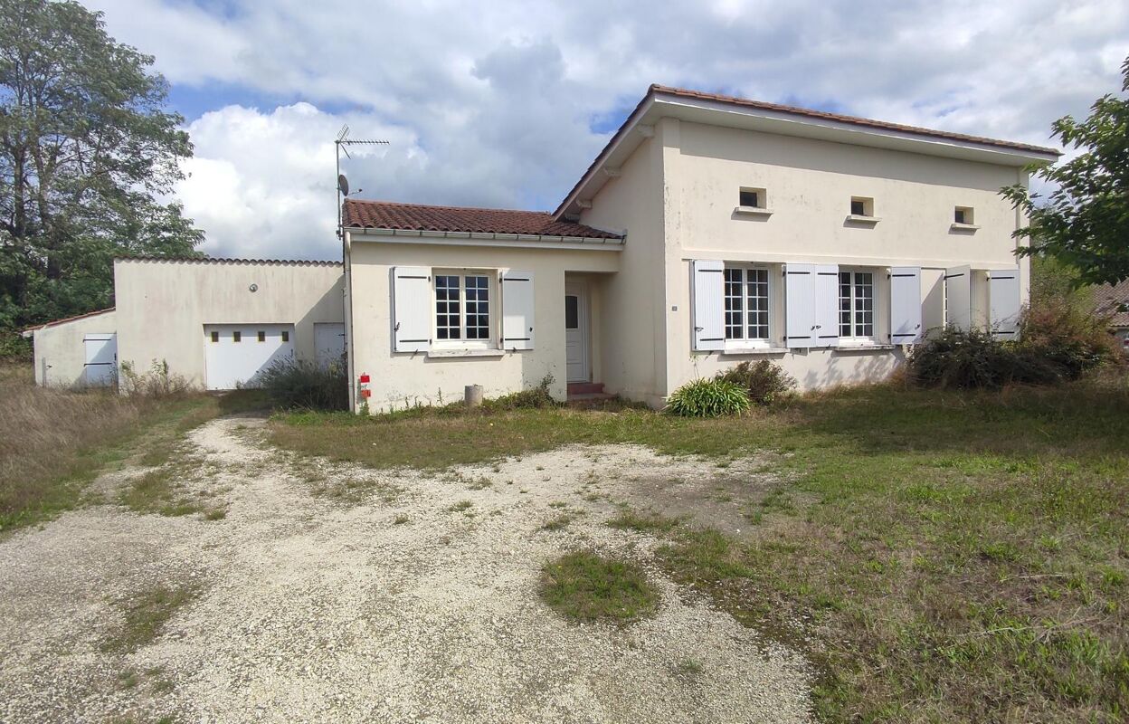 maison 3 pièces 118 m2 à vendre à Bussac-Forêt (17210)