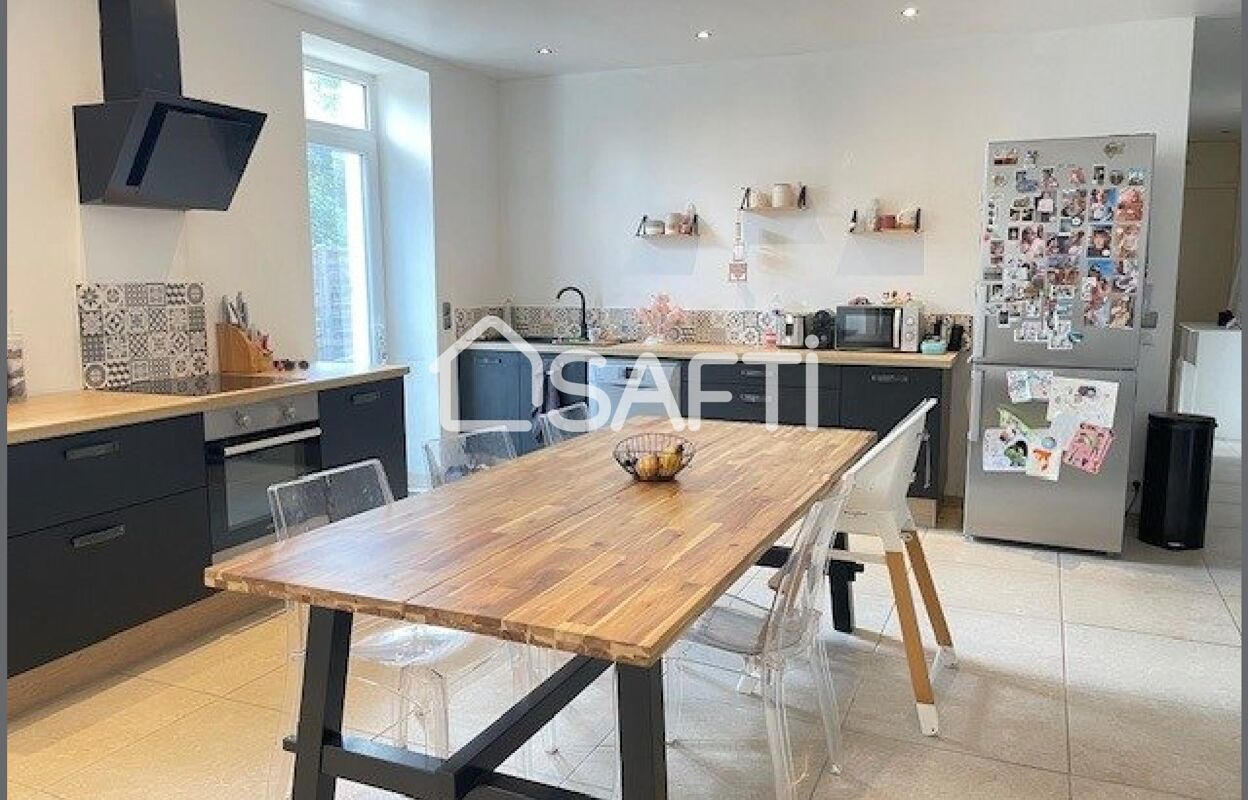 maison 5 pièces 146 m2 à vendre à Montendre (17130)