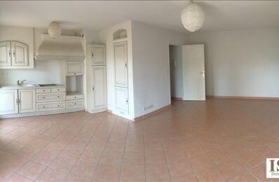 location appartement 910 € CC /mois à proximité de Meyreuil (13590)