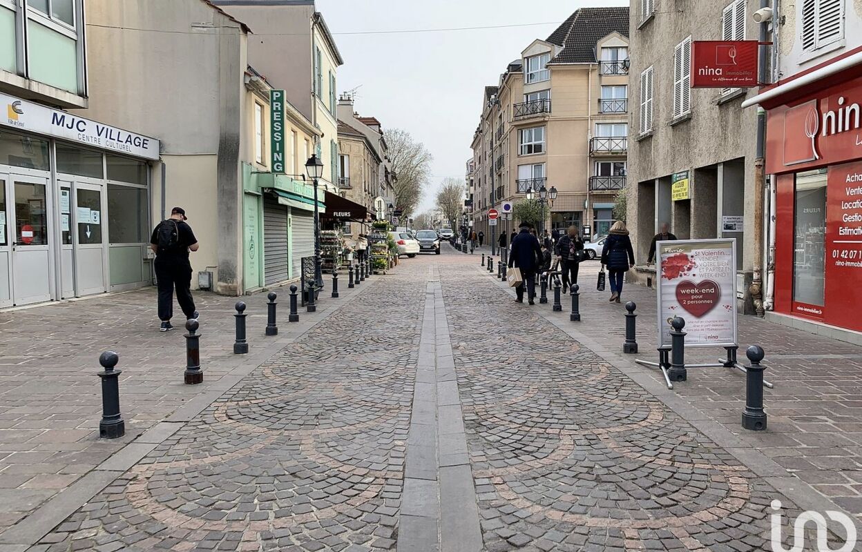 garage  pièces 10 m2 à louer à Créteil (94000)