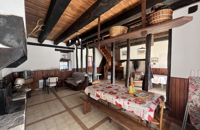 Maison en pierre de 3 pièces principales — photo 2