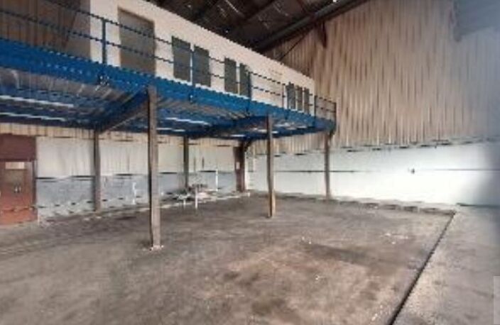 Entrepôts et Bureaux — photo 2