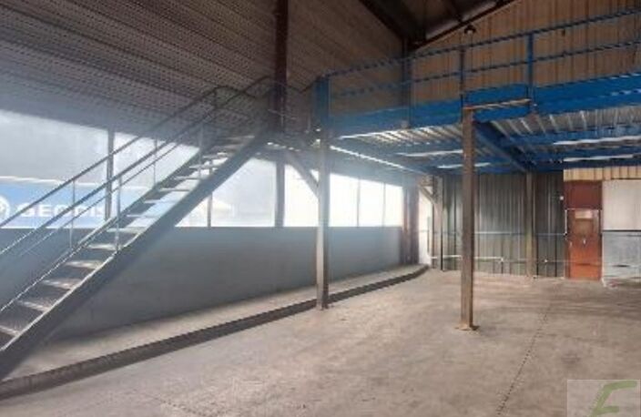 Entrepôts et Bureaux — photo 3