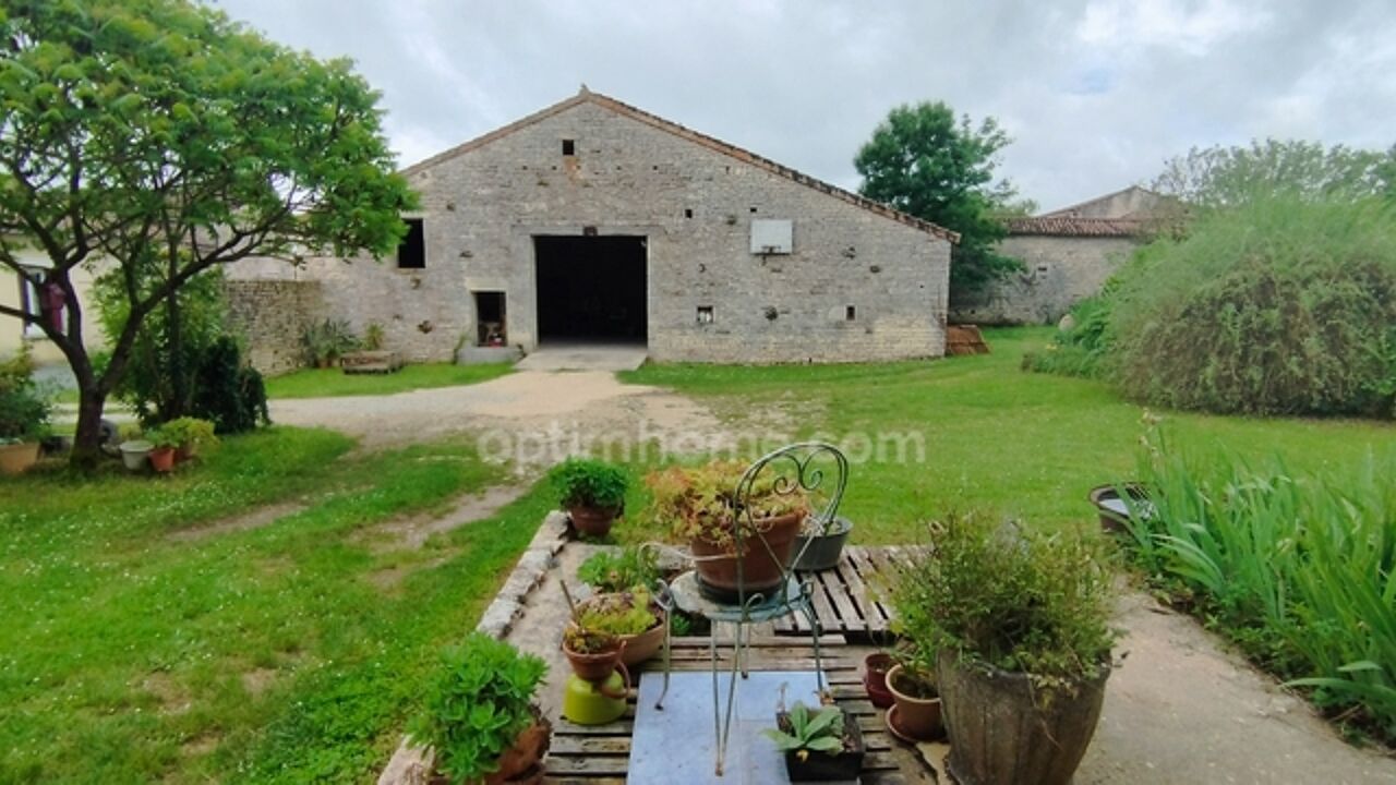 maison 6 pièces 179 m2 à vendre à Maine-de-Boixe (16230)