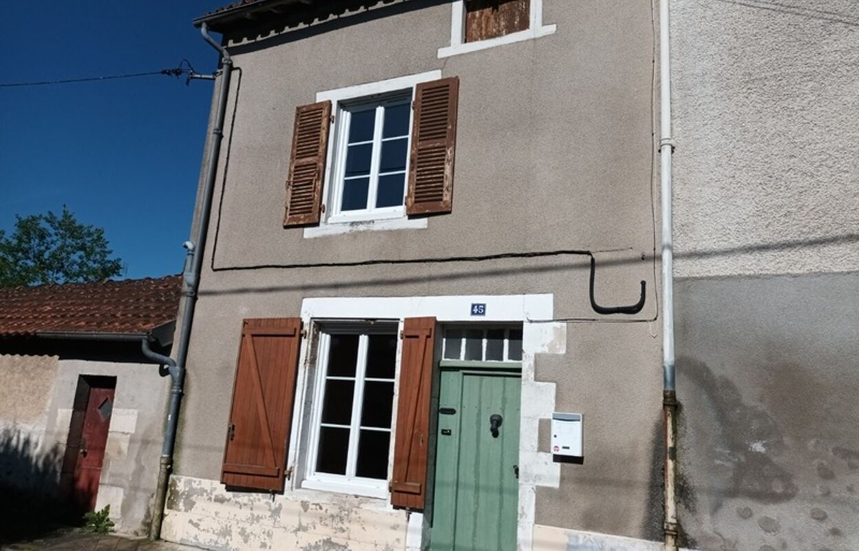 maison 4 pièces 68 m2 à vendre à Montmorillon (86500)