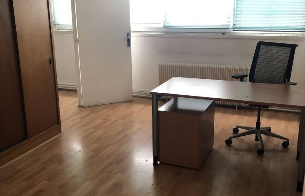 bureau  pièces 32 m2 à louer à Morangis (91420)