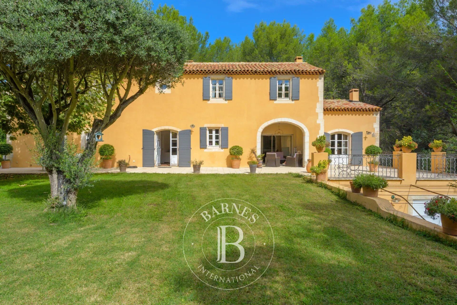 Aubagne Maison 11 pièces 360 m²