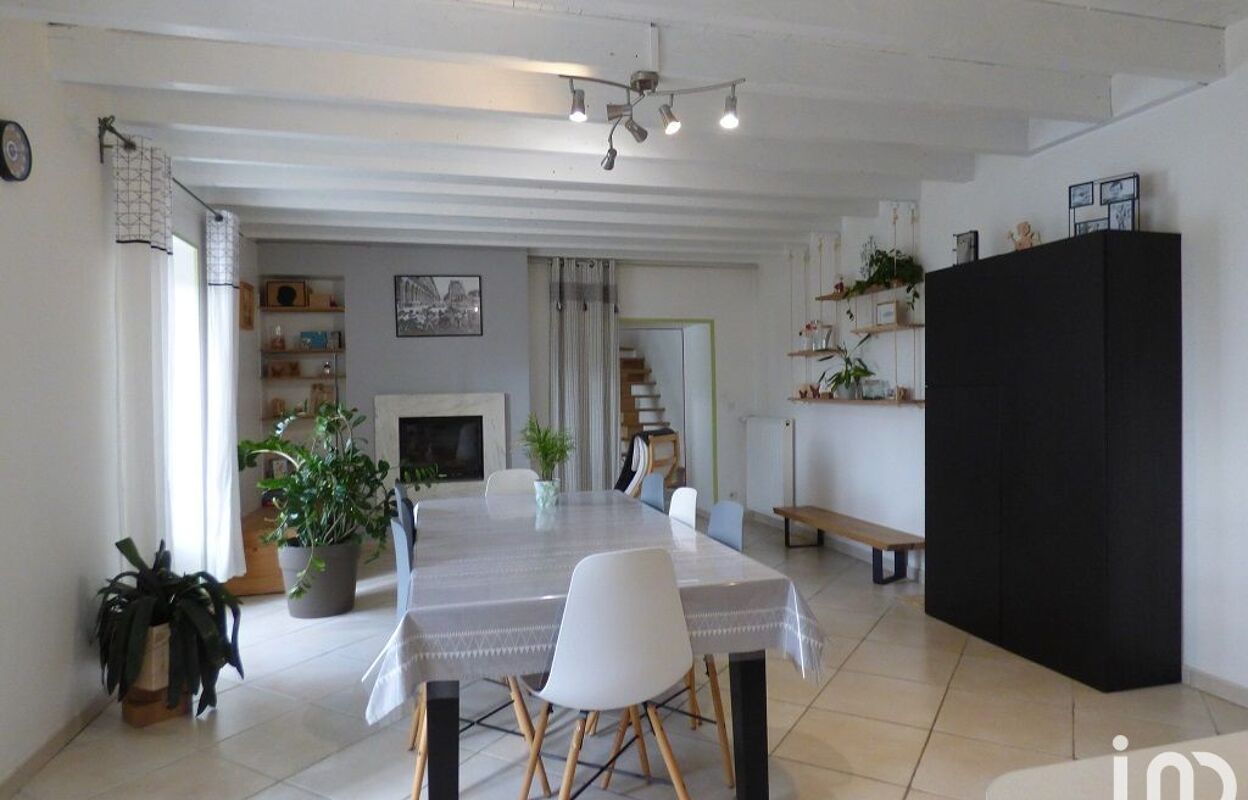 maison 6 pièces 208 m2 à vendre à Saint-Martin-la-Pallu (86380)