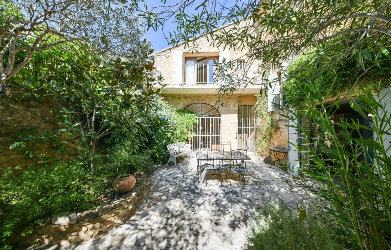 maison 6 pièces 230 m2 à vendre à Uzès (30700)