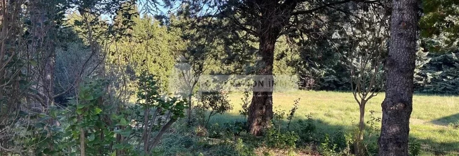 Terrain  926 m² à vendre à Fontvieille (13990)