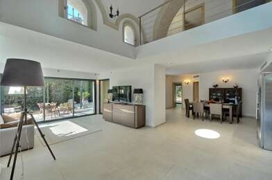 Maison 5 pièces 2415000 €