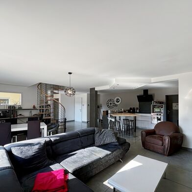 Maison 7 pièces 345000 €