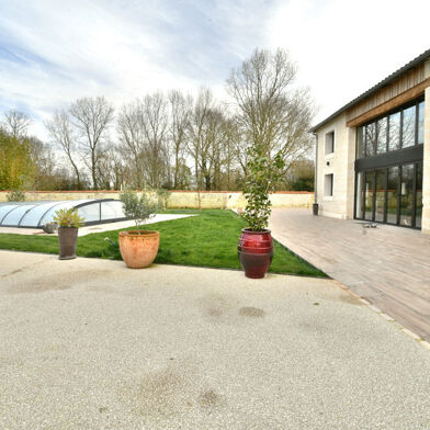 Maison 6 pièces 412 m²