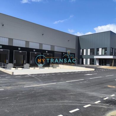 Local industriel  26702 €