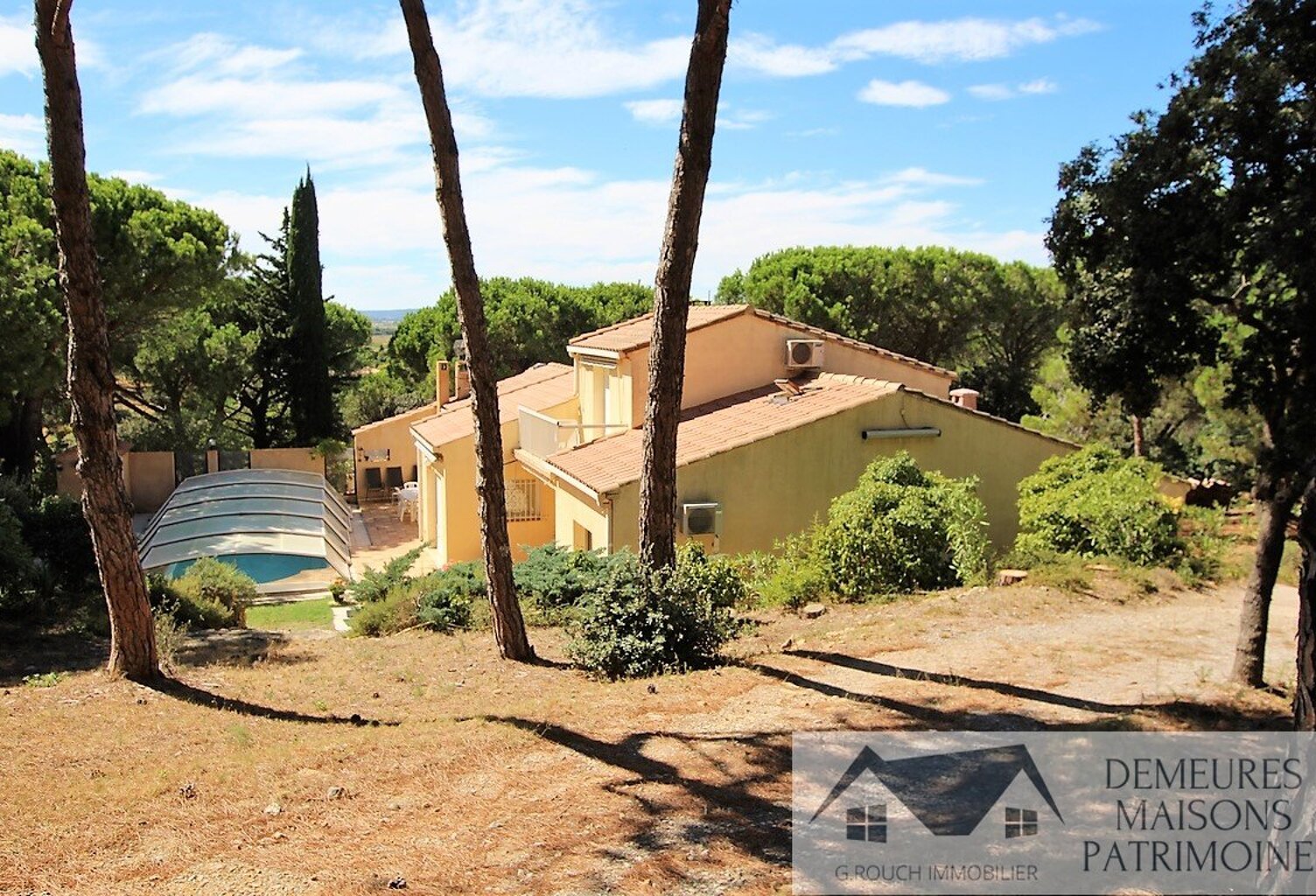 Villa — photo 1