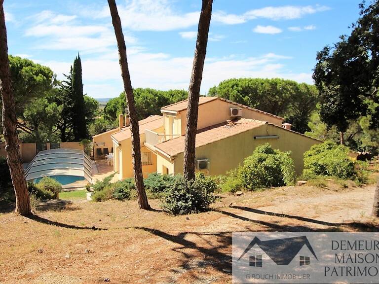 Villa — photo 1