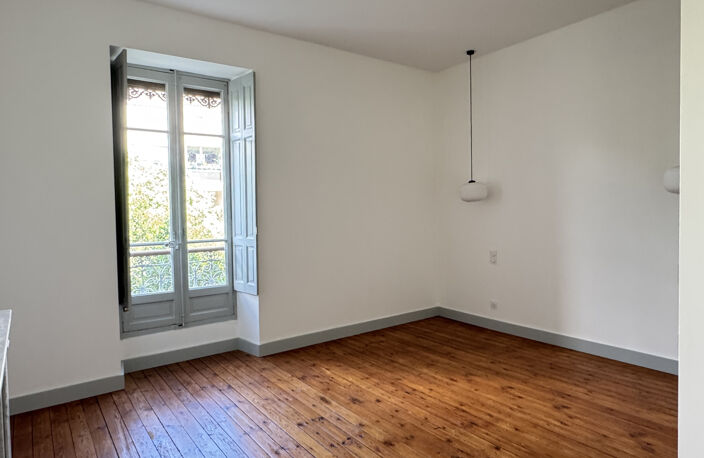 Nîmes - Quartier Carnot : Superbe appartement P4 entièrement — photo 4