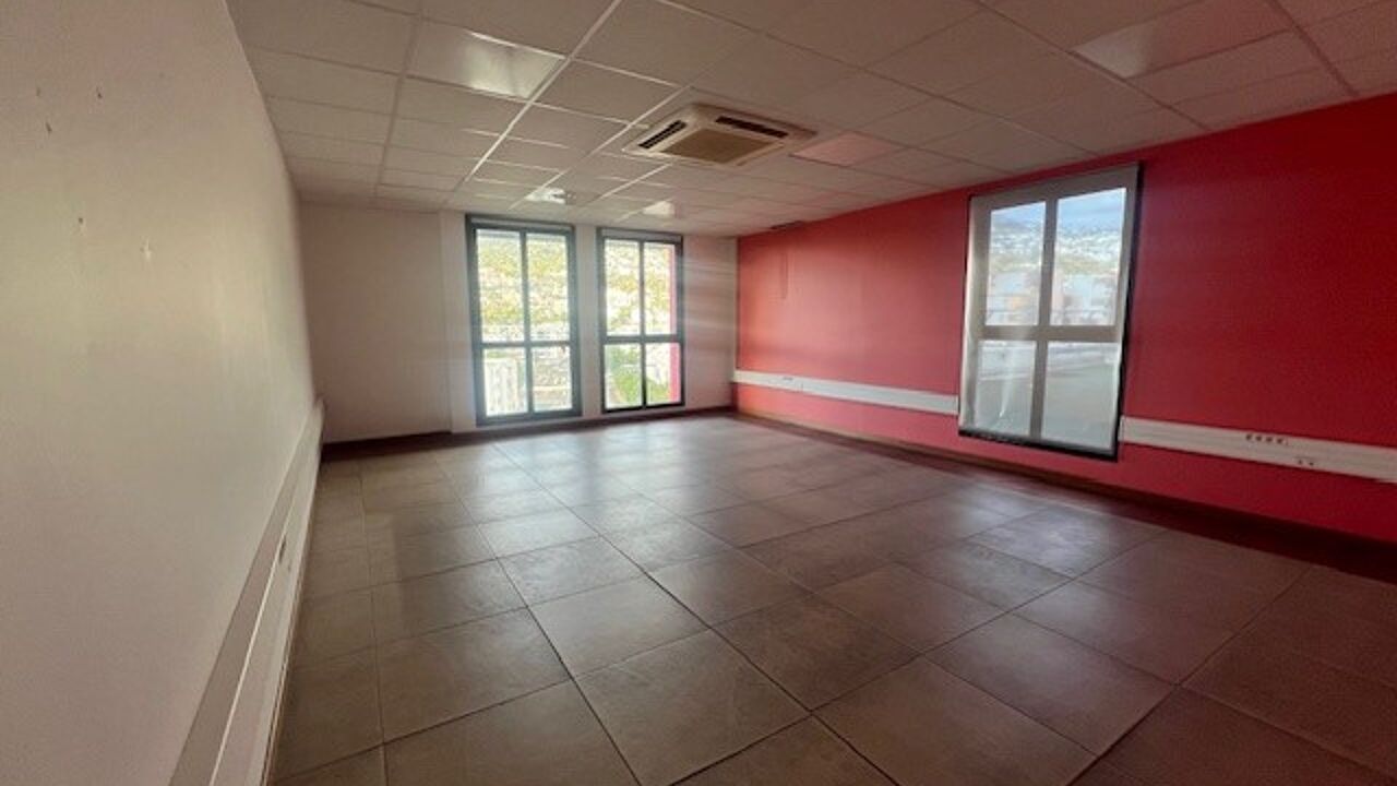 bureau  pièces 145 m2 à louer à Saint-Denis (97400)