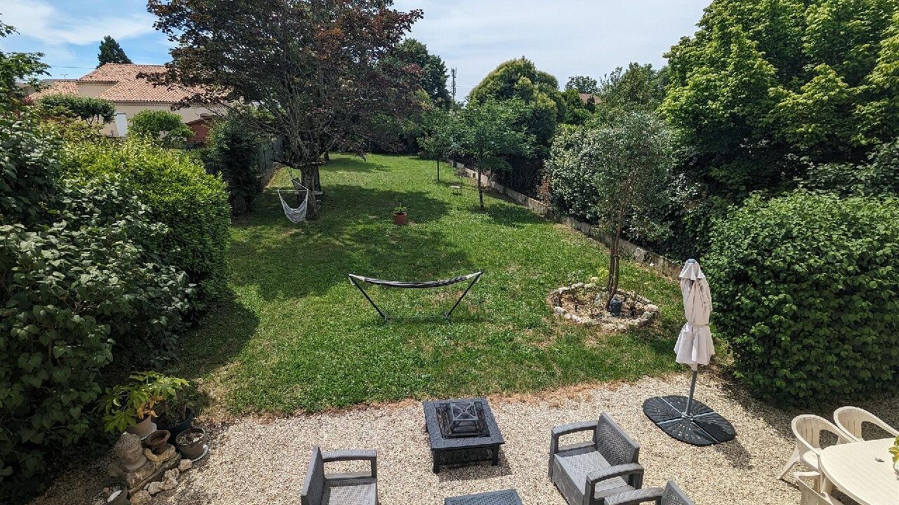 maison 6 pièces 158 m2 à vendre à Châteaubernard (16100)