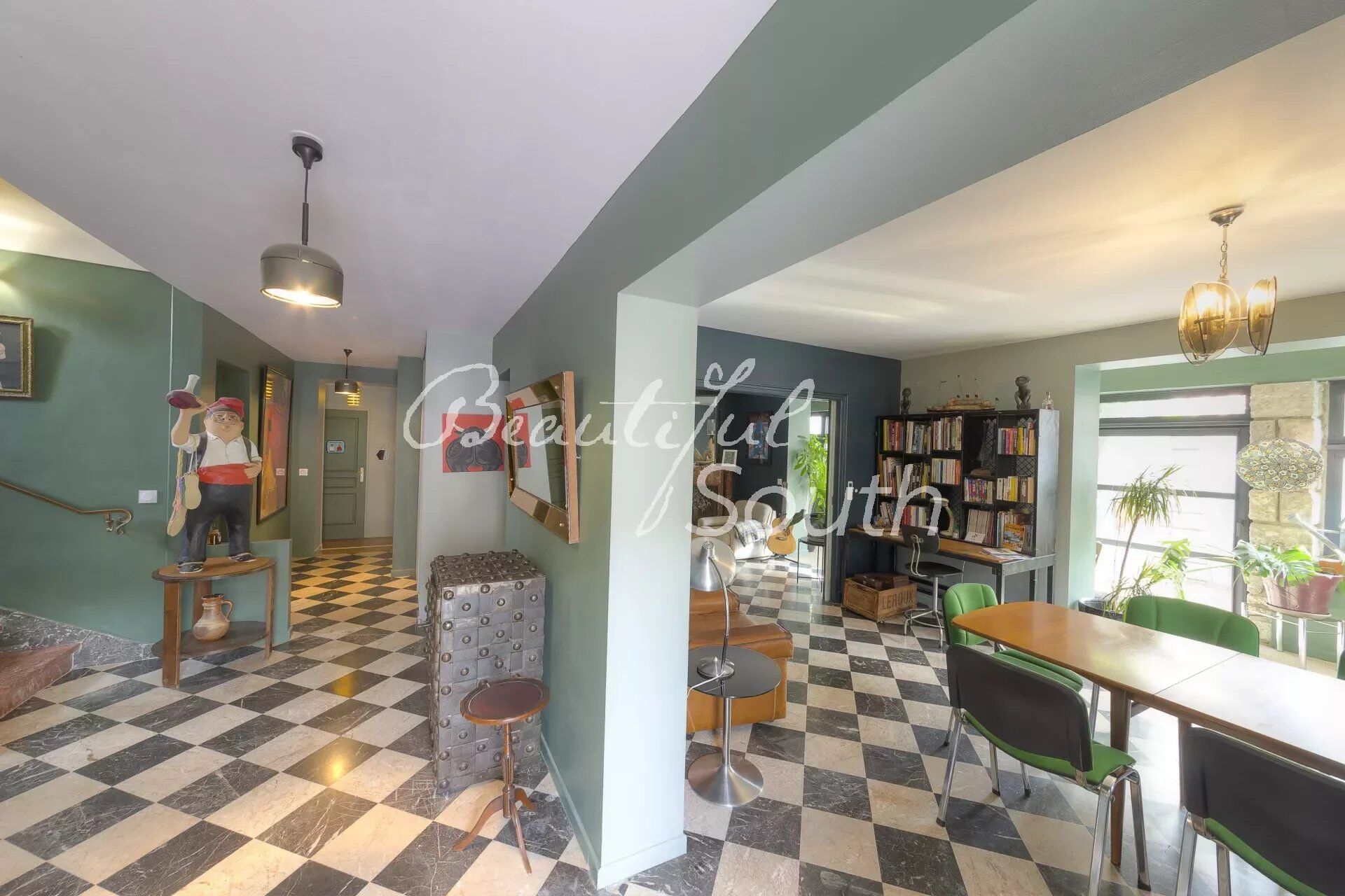 Villa / Maison  T8 à vendre Saint-Hippolyte 66510