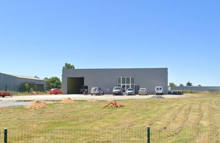 Local Commercial — photo 2