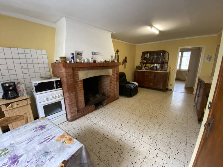 Maison de village de 109m2 avec extérieur et  deux garage — photo 1