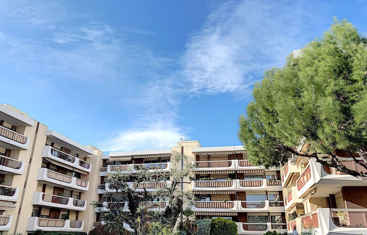 appartement 3 pièces 69 m2 à louer à Nice (06100)