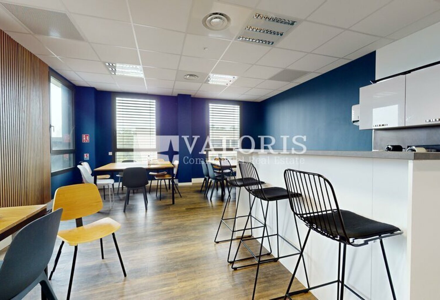 BUREAUX à LOUER — photo 1