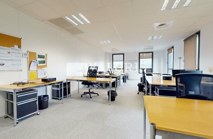 BUREAUX à LOUER — photo 3