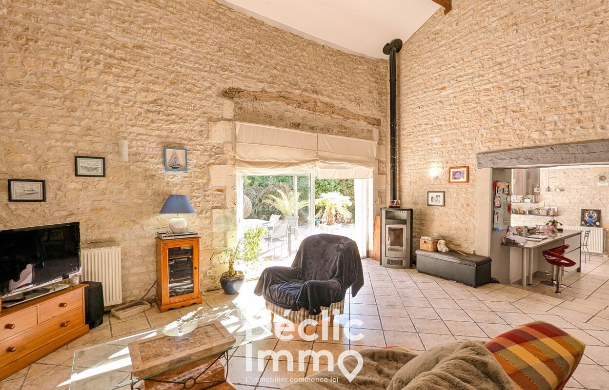 maison 7 pièces 173 m2 à vendre à Saint-Amant-de-Boixe (16330)