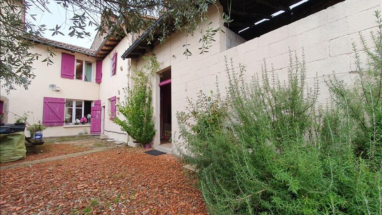 maison 5 pièces 88 m2 à vendre à Chabanais (16150)