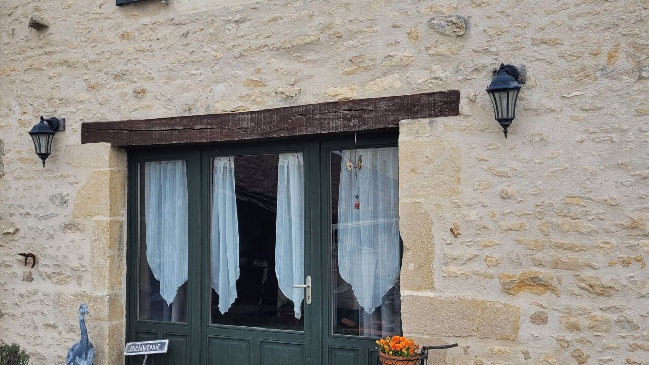 maison 12 pièces 330 m2 à vendre à Beaulieu-sur-Sonnette (16450)