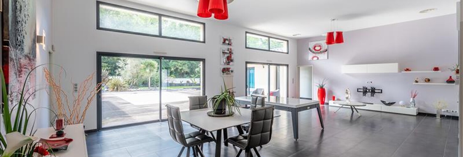 Maison 7 Pièces 218 m² à vendre à Castres-Gironde (33640)