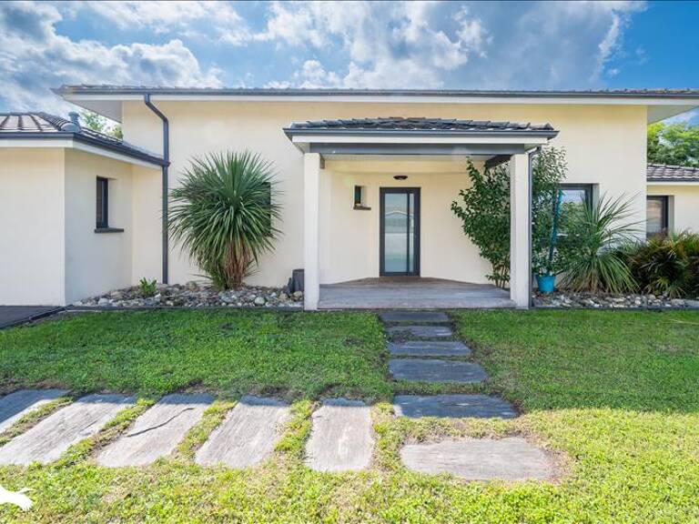 Contemporaine de 7 pièces principales — photo 1