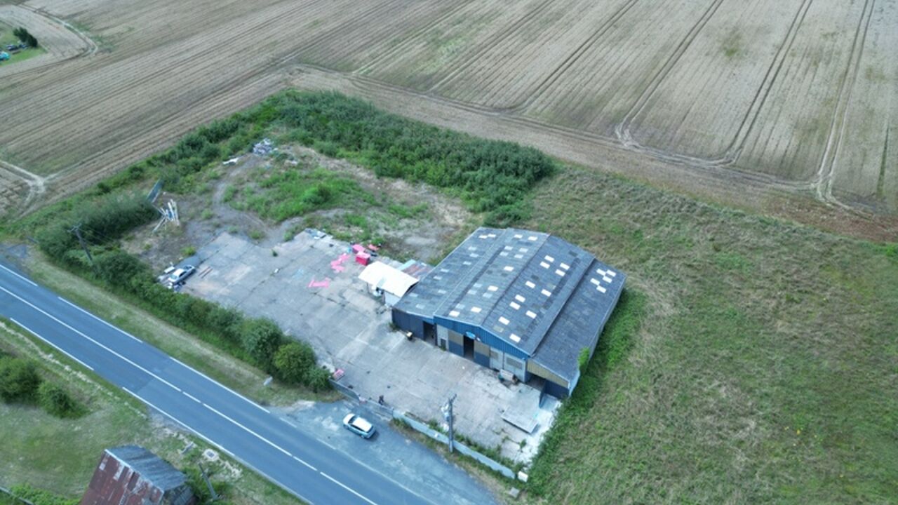 commerce 4 pièces 640 m2 à vendre à Villiers-Au-Bouin (37330)