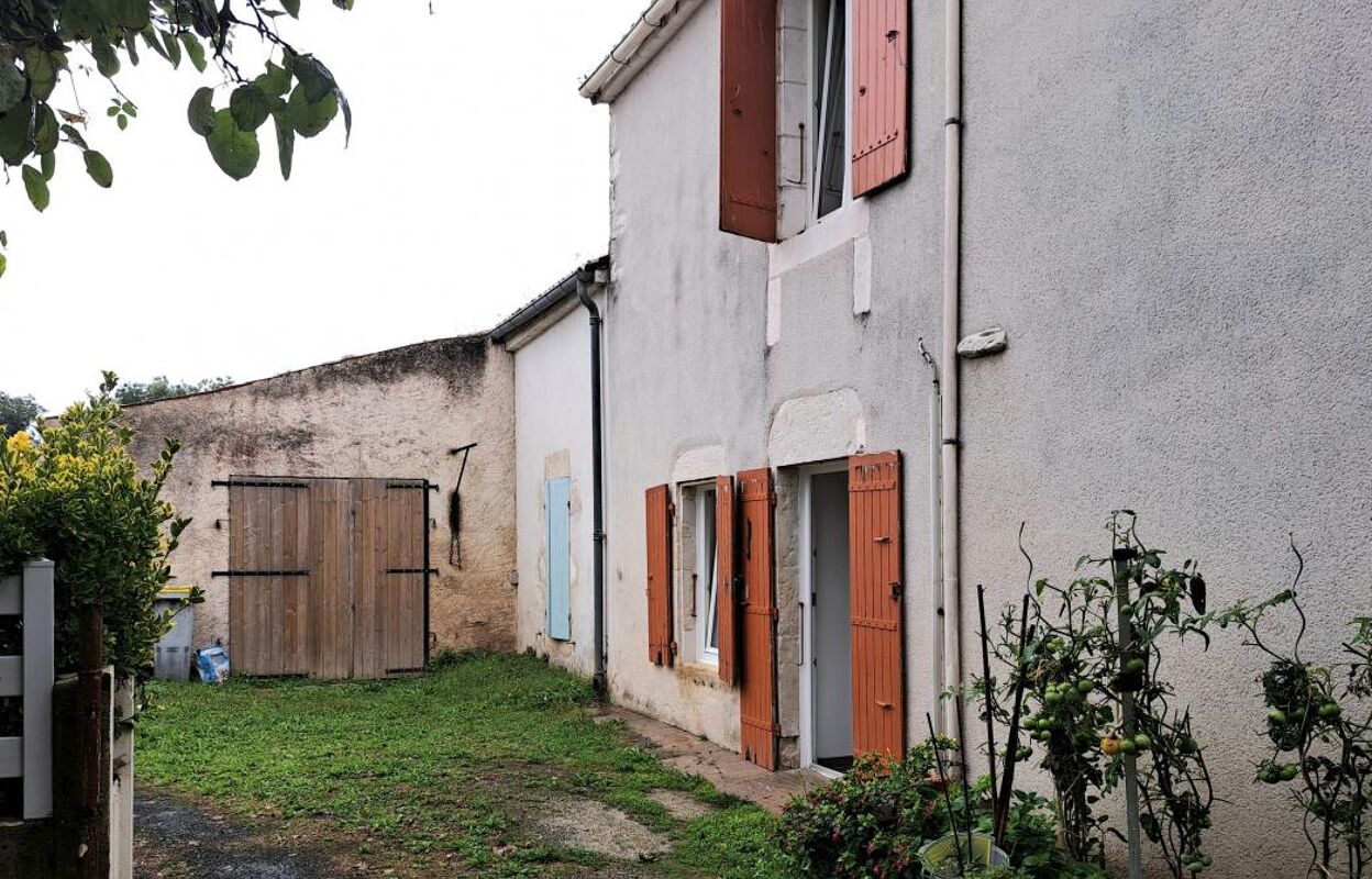 maison 2 pièces 56 m2 à vendre à Bouhet (17540)