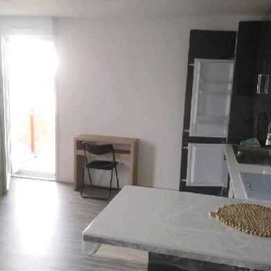 Appartement 1 pièces 700 €