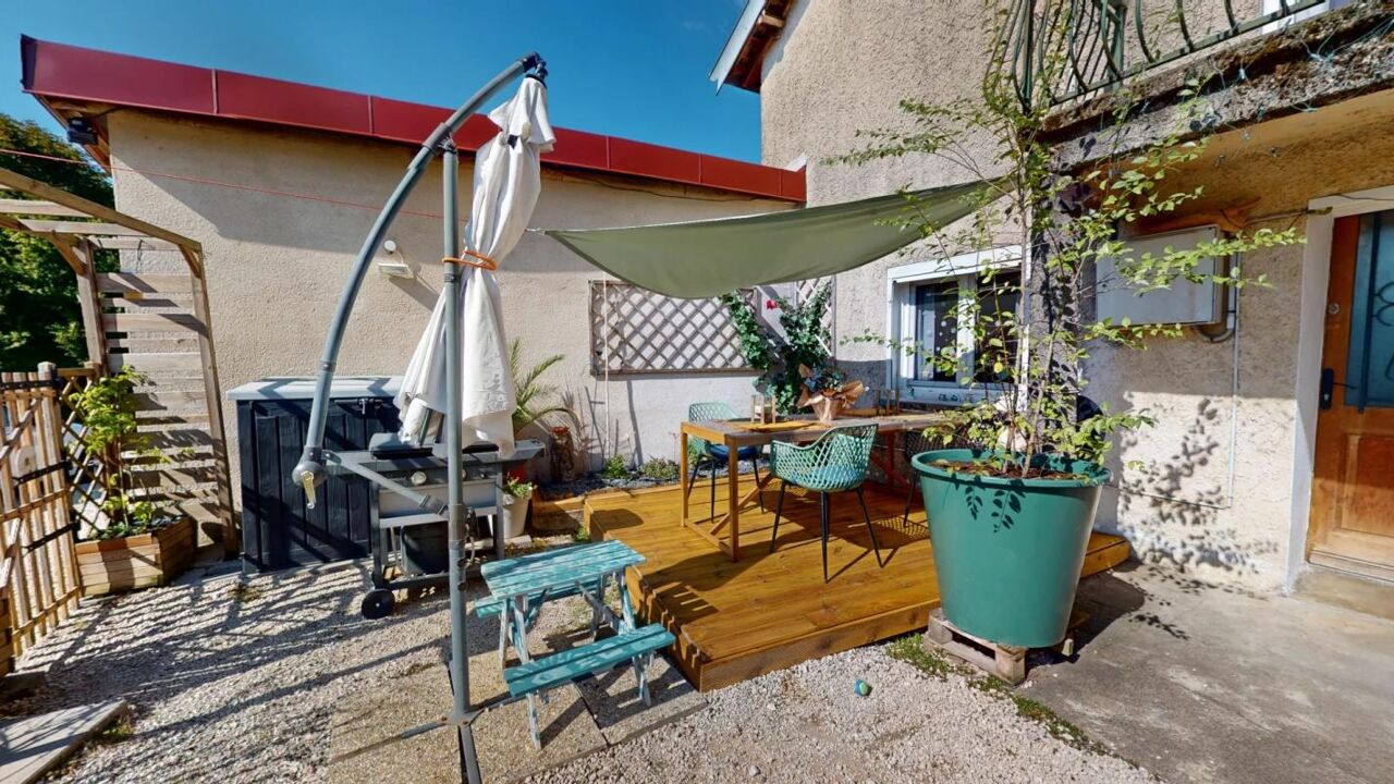 appartement 3 pièces 77 m2 à vendre à Chalèze (25220)