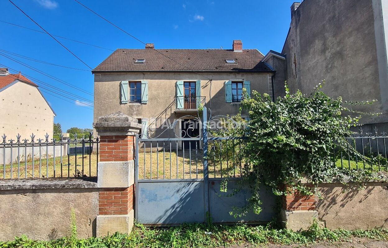 maison 10 pièces 300 m2 à vendre à Fresne-Saint-Mamès (70130)