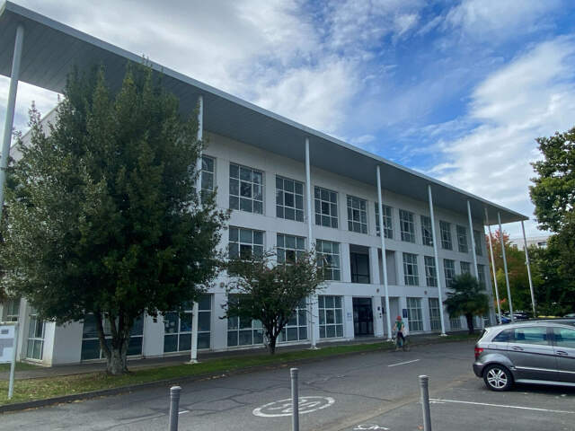 Bureaux  200 m2 — photo du bien