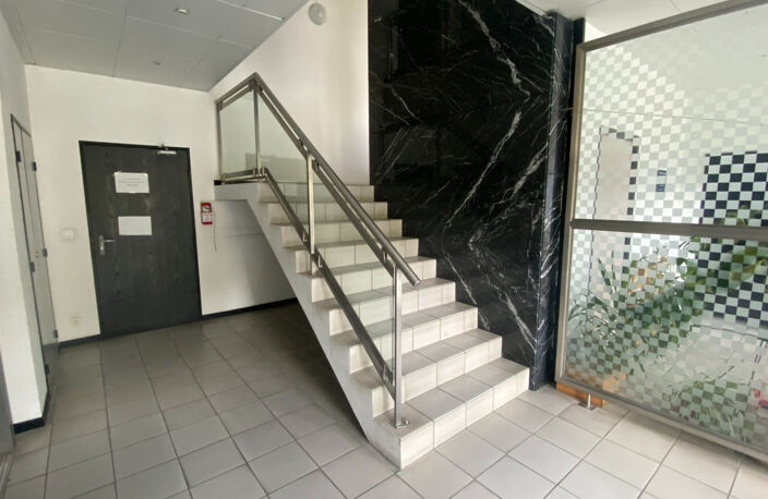 Bureaux  200 m2 — photo 2