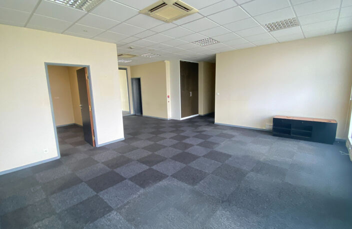 Bureaux  200 m2 — photo 4